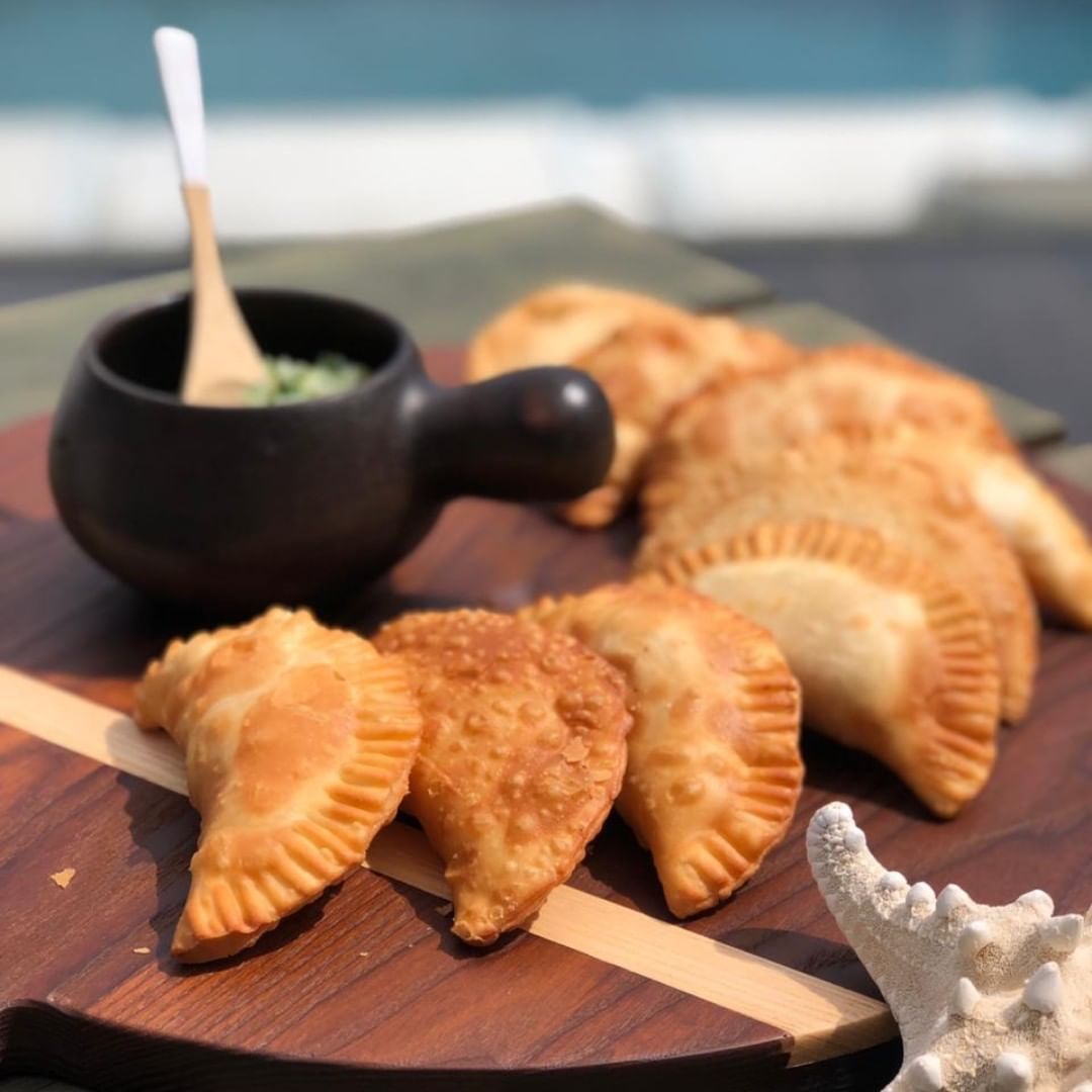 Empanadas de Ostiones a la Parmesana